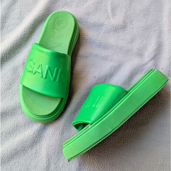 Ganni Green Rubber Round Open Toe Logo Slide Sandals, size EU39/US8 - Picture 1 of 6